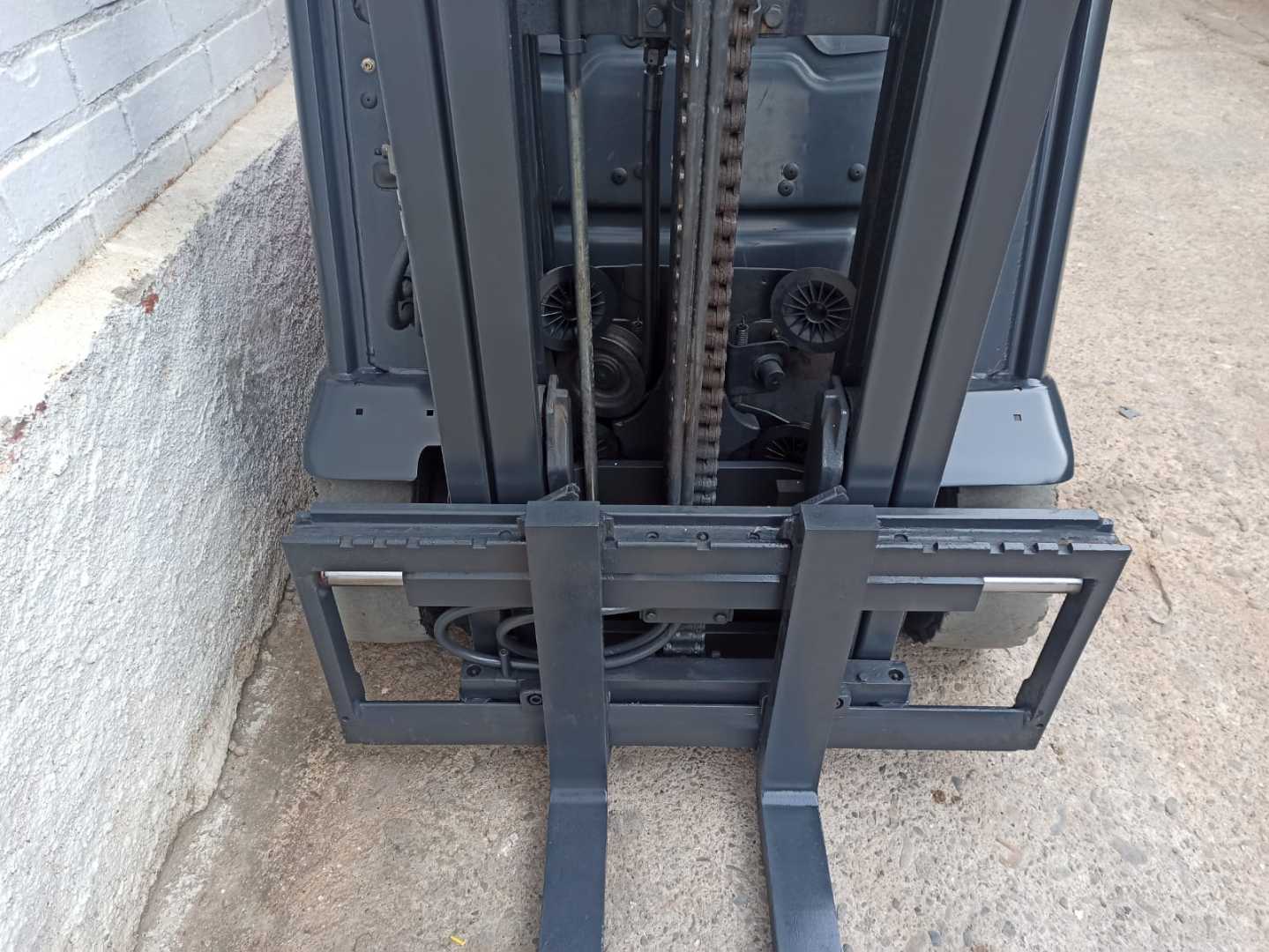 Used Forklift Linde E14-02 EVO 3 riteņu dakšu iekrāvējs (Image 5)