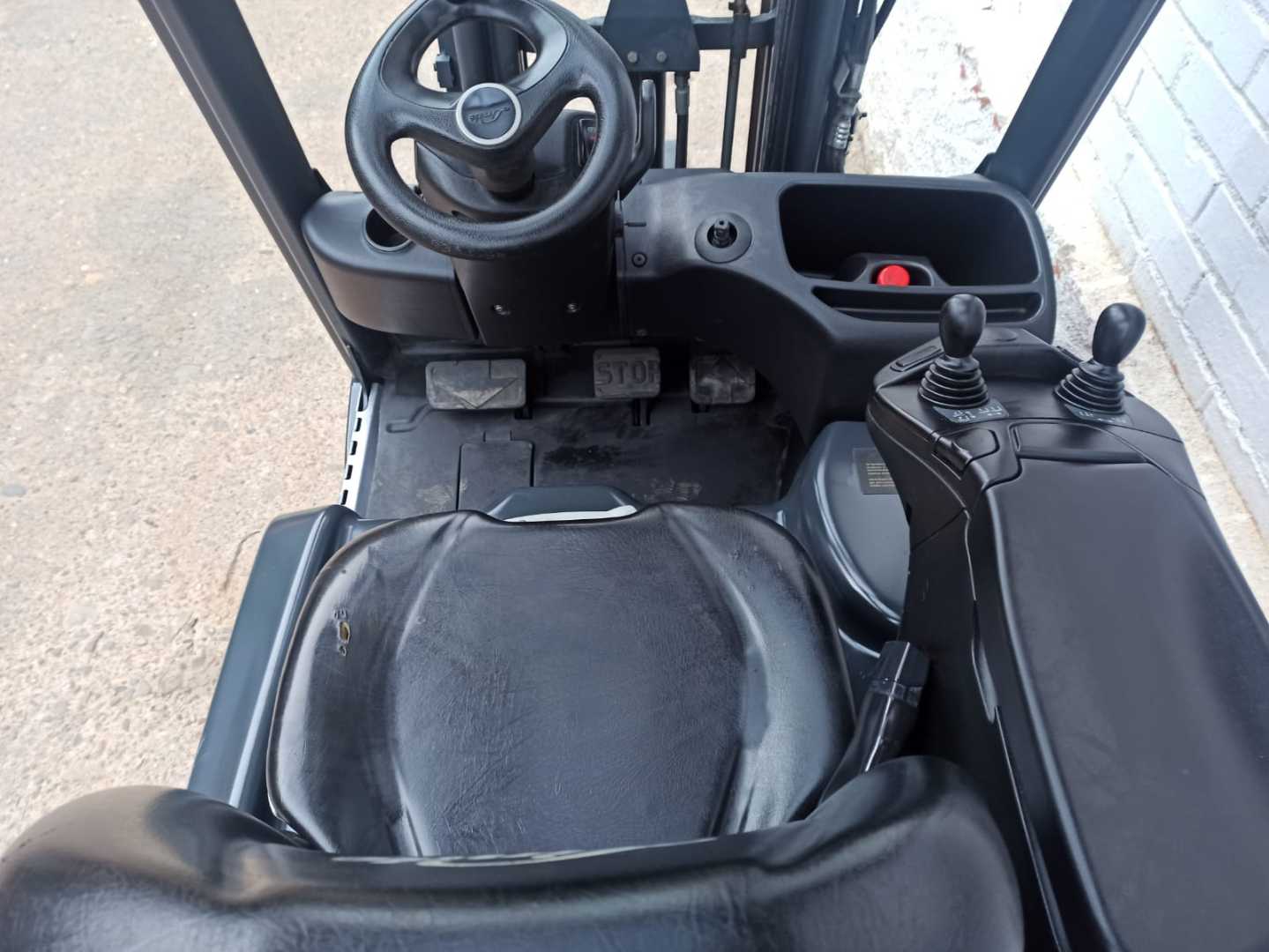 Used Forklift Linde E14-02 EVO 3 riteņu dakšu iekrāvējs (Image 8)