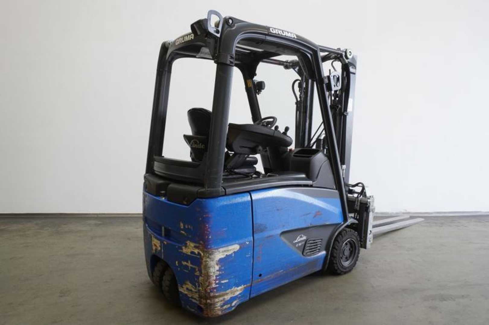 Used Forklift Linde E 16 H EVO 386-02 3 riteņu dakšu iekrāvējs (Image 2) Used Forklift Linde E 16 H EVO 386-02 3 riteņu dakšu iekrāvējs (Image 2)