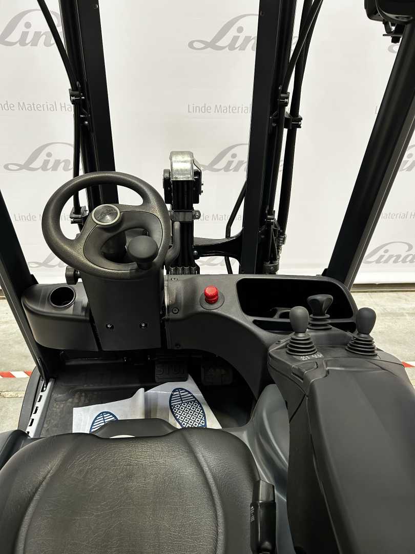 Used Forklift Linde E 18 EVO 3 riteņu dakšu iekrāvējs (Image 4) Used Forklift Linde E 18 EVO 3 riteņu dakšu iekrāvējs (Image 4)