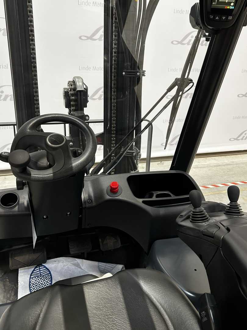 Used Forklift Linde E 18 EVO 3 riteņu dakšu iekrāvējs (Image 4) Used Forklift Linde E 18 EVO 3 riteņu dakšu iekrāvējs (Image 4)