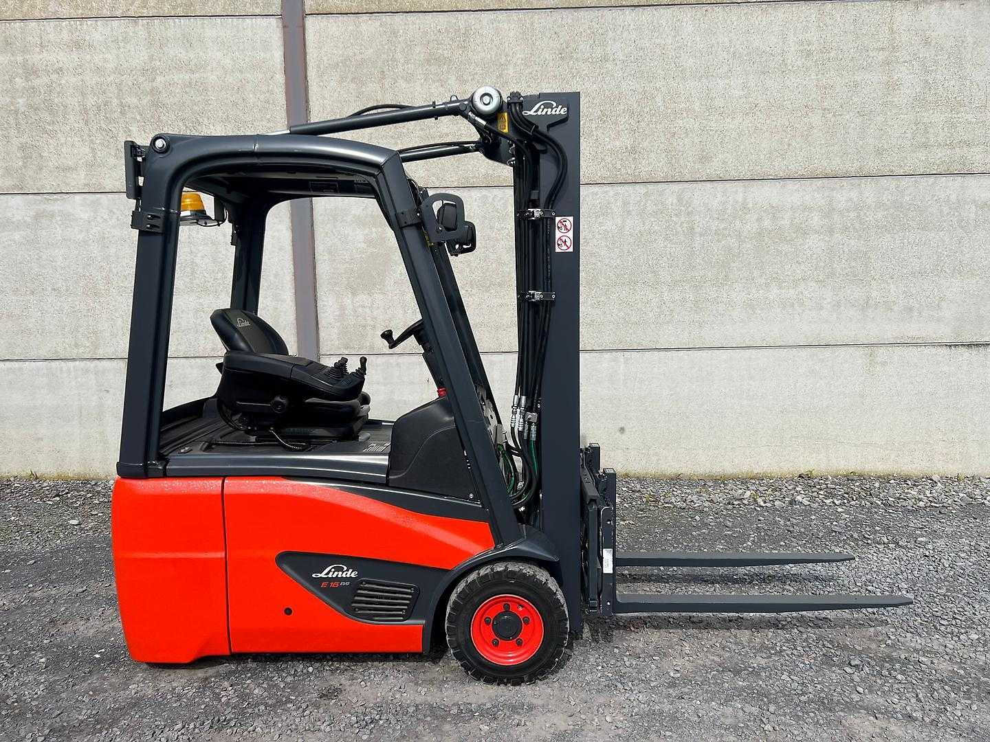 Used Forklift Linde E16C-02 EVO 3 riteņu dakšu iekrāvējs (Image 2) Used Forklift Linde E16C-02 EVO 3 riteņu dakšu iekrāvējs (Image 2)