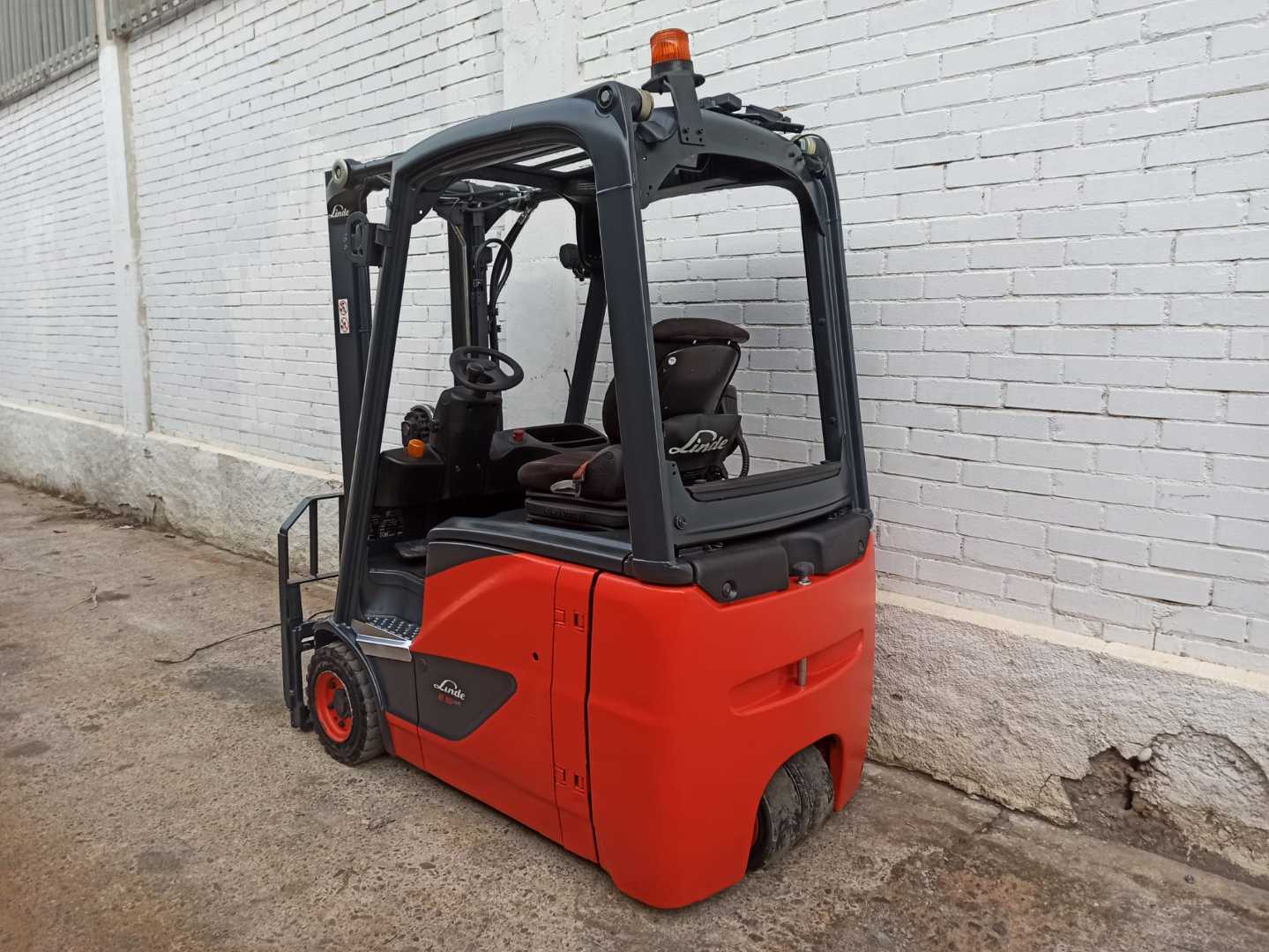 Used Forklift Linde E16H-02 EVO 3 riteņu dakšu iekrāvējs (Image 3)