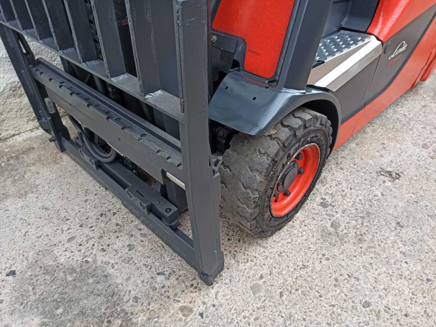 Used Forklift Linde E16H-02 EVO 3 riteņu dakšu iekrāvējs (Image 4)