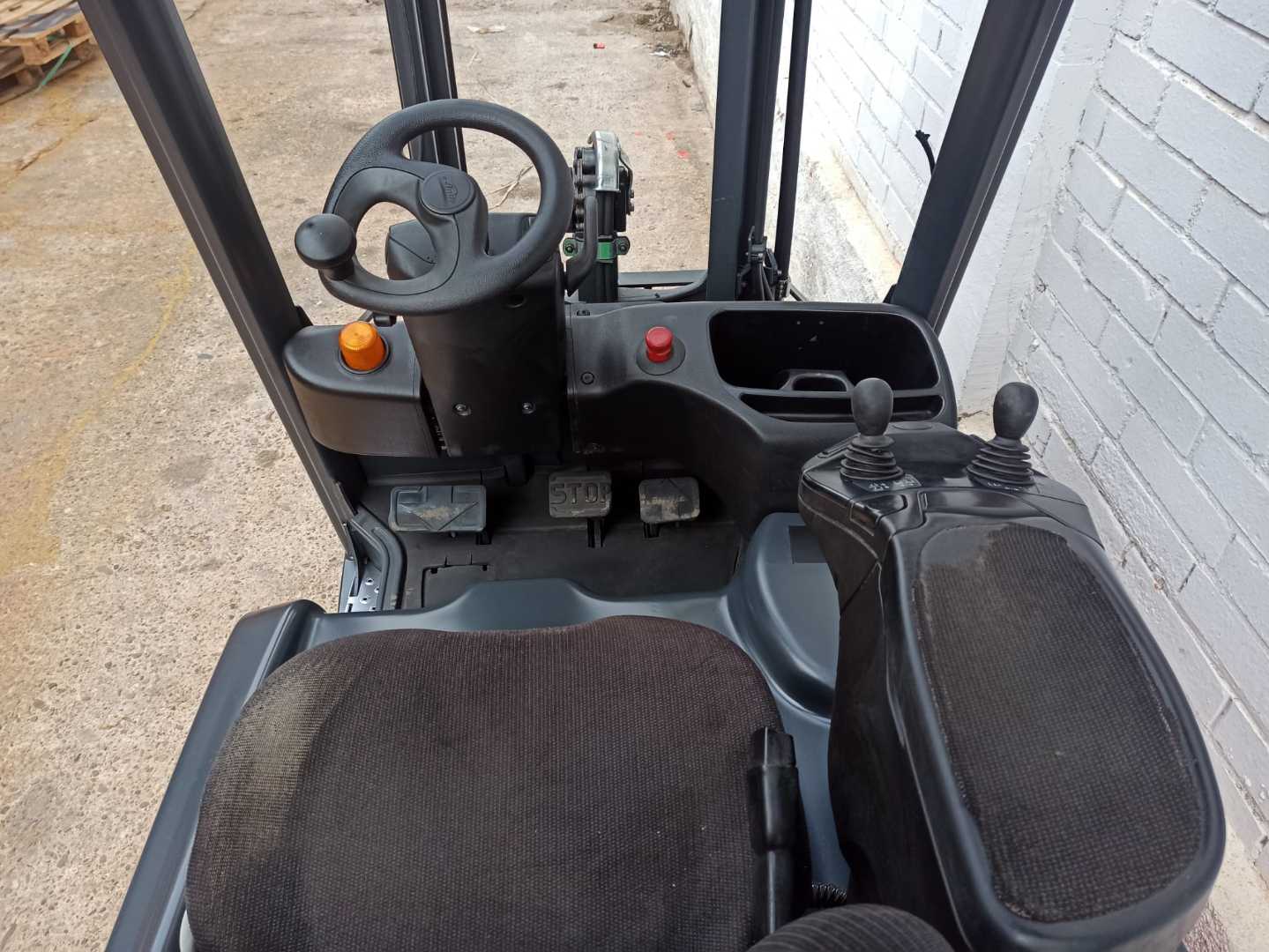Used Forklift Linde E16H-02 EVO 3 riteņu dakšu iekrāvējs (Image 8)