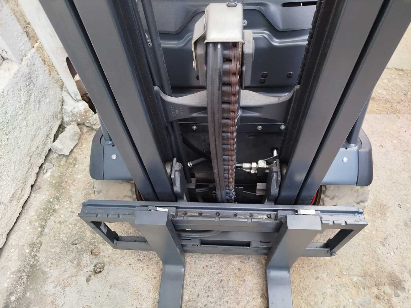 Used Forklift Linde E18-02 EVO 3 riteņu dakšu iekrāvējs (Image 5)