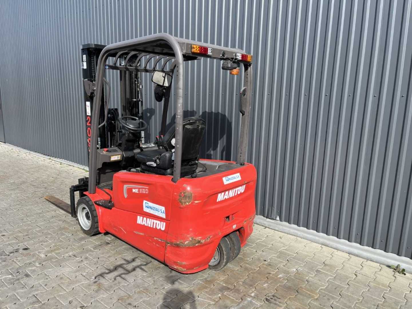 Used Forklift Manitou ME320 3 riteņu dakšu iekrāvējs (Image 3)