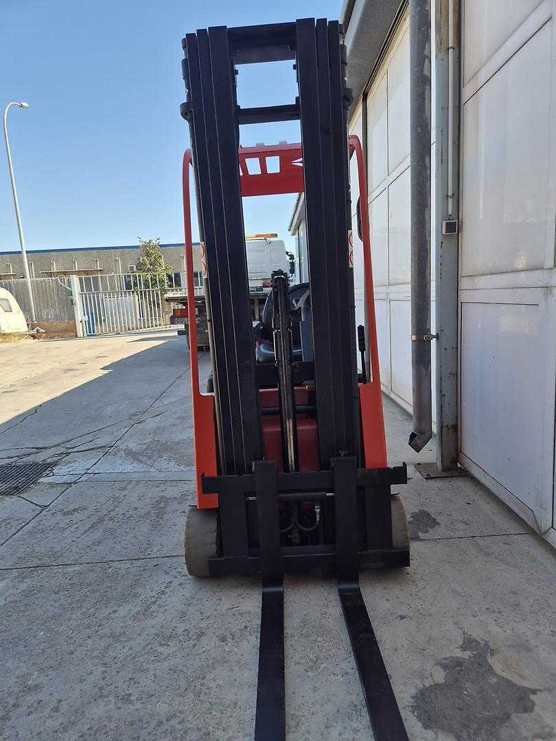 Used Forklift Mariotti ME10C 3 riteņu dakšu iekrāvējs (Image 4) Used Forklift Mariotti ME10C 3 riteņu dakšu iekrāvējs (Image 4)