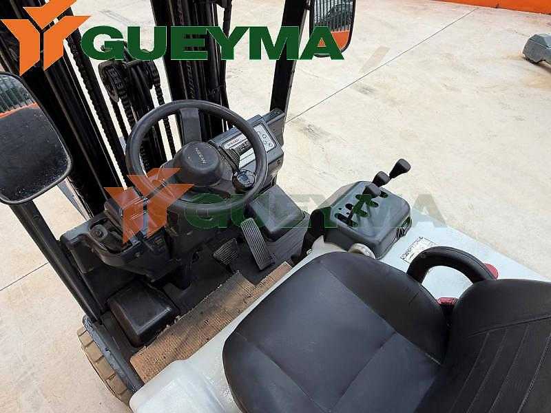 Used Forklift Nissan 1N1L18Q MATRICULADA 3 riteņu dakšu iekrāvējs (Image 4) Used Forklift Nissan 1N1L18Q MATRICULADA 3 riteņu dakšu iekrāvējs (Image 4)