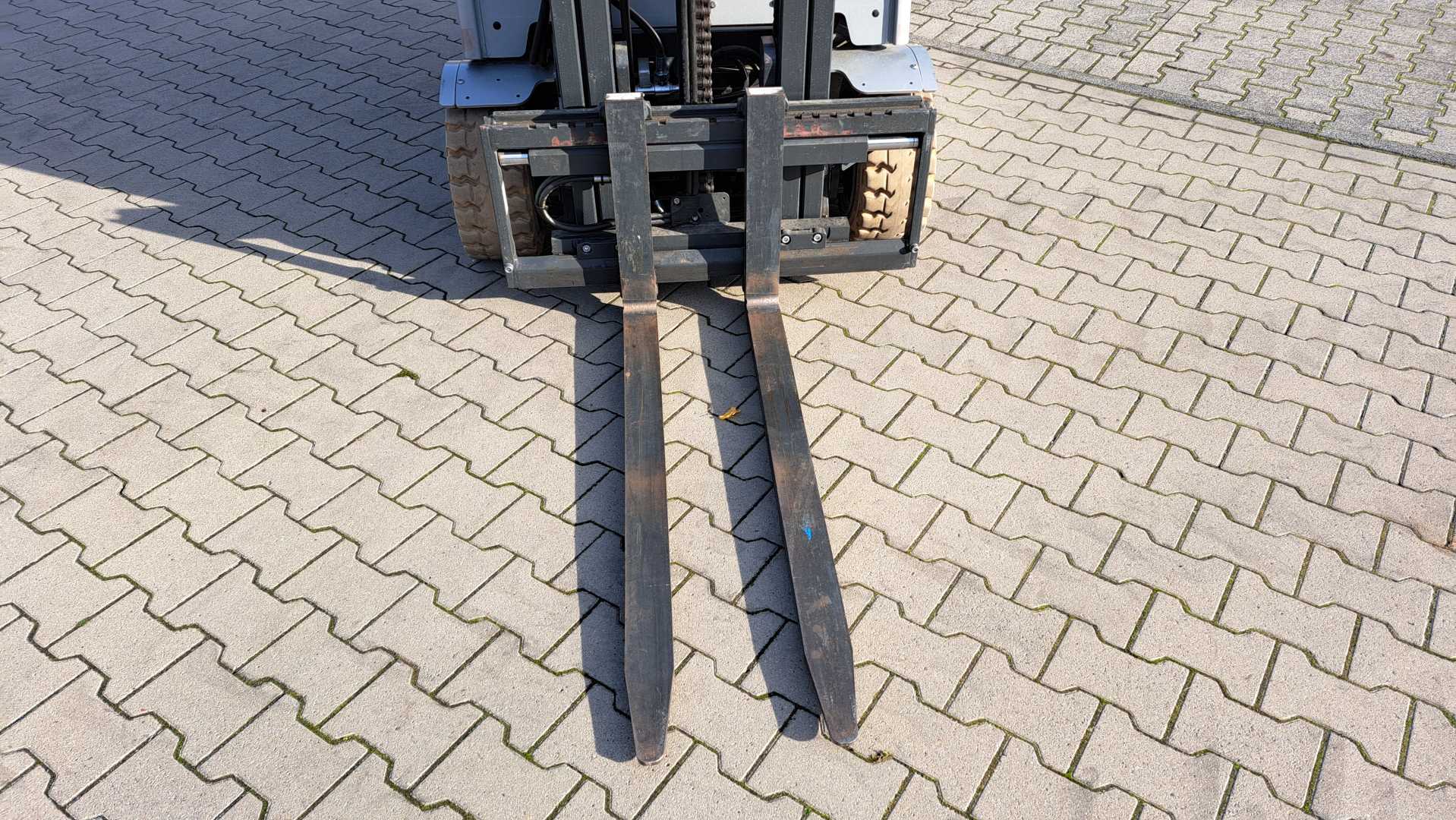 Used Forklift STILL RX20-16 3 riteņu dakšu iekrāvējs (Image 8) Used Forklift STILL RX20-16 3 riteņu dakšu iekrāvējs (Image 8)