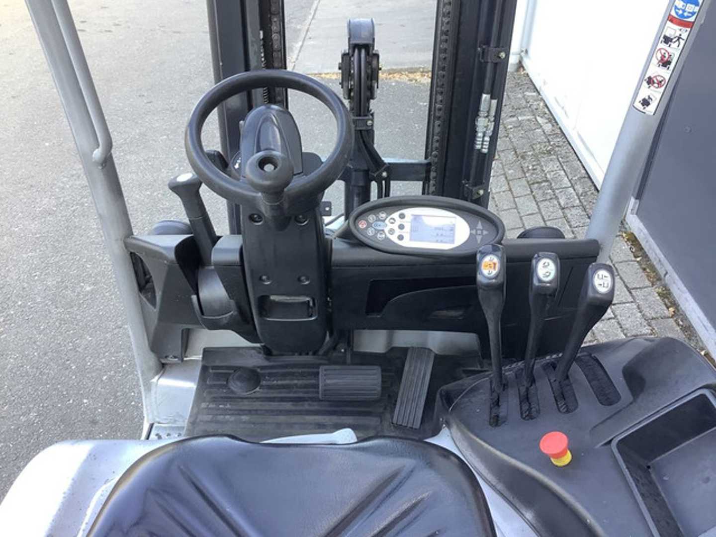 Used Forklift STILL RX20-15 3 riteņu dakšu iekrāvējs (Image 3) Used Forklift STILL RX20-15 3 riteņu dakšu iekrāvējs (Image 3)