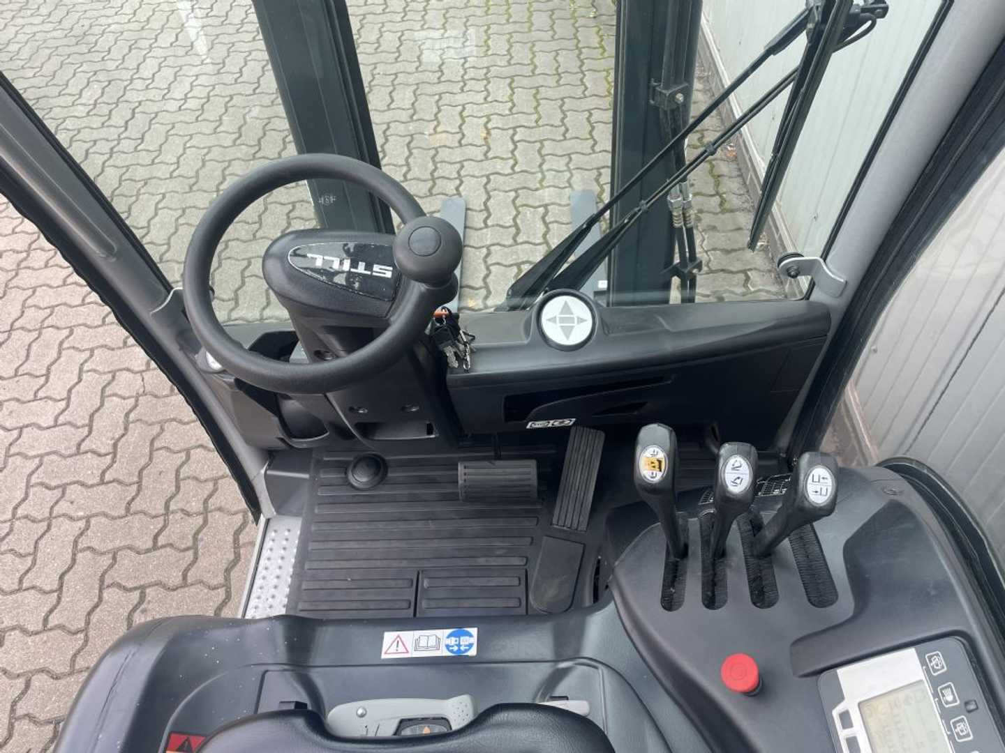 Used Forklift STILL RX20-15 | 1.123 Bst. 3 riteņu dakšu iekrāvējs (Image 8) Used Forklift STILL RX20-15 | 1.123 Bst. 3 riteņu dakšu iekrāvējs (Image 8)