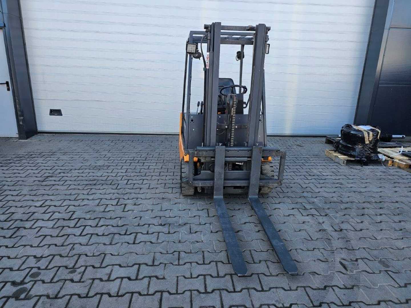 Used Forklift STILL R20-16 3 riteņu dakšu iekrāvējs (Image 4) Used Forklift STILL R20-16 3 riteņu dakšu iekrāvējs (Image 4)