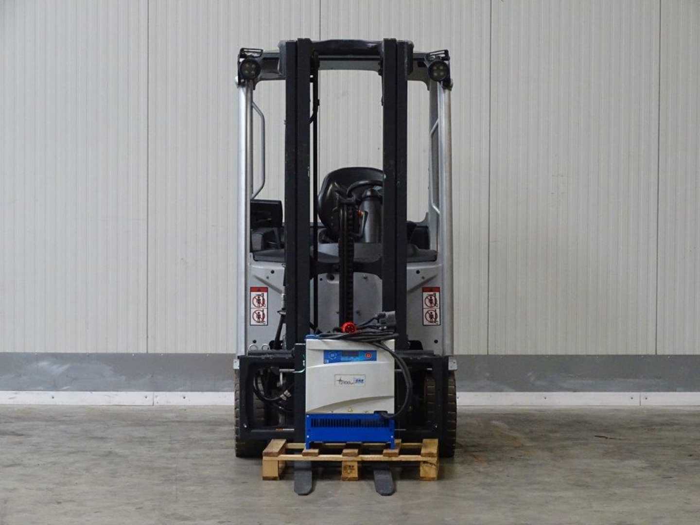 Used Forklift STILL RX20-14C - TRIPLEX 3 riteņu dakšu iekrāvējs (Image 4) Used Forklift STILL RX20-14C - TRIPLEX 3 riteņu dakšu iekrāvējs (Image 4)