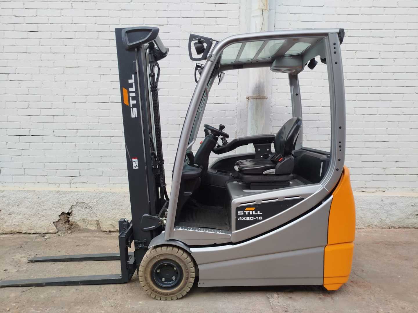 Used Forklift STILL RX20-16 Li-ion 3 riteņu dakšu iekrāvējs (Image 2) Used Forklift STILL RX20-16 Li-ion 3 riteņu dakšu iekrāvējs (Image 2)