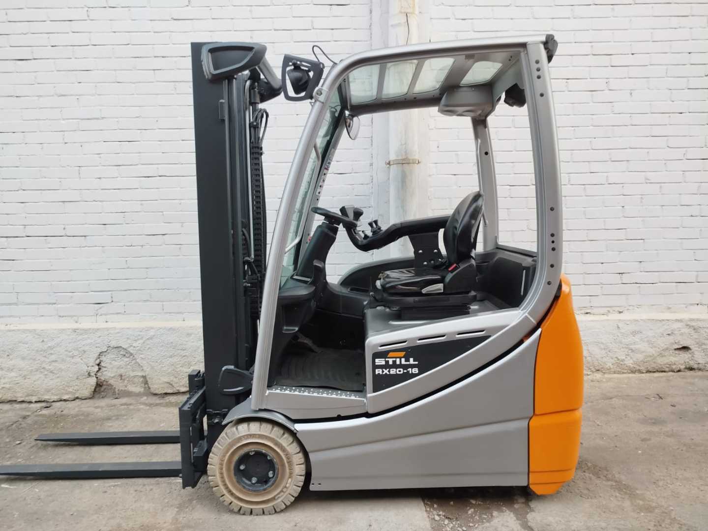 Used Forklift STILL RX20-16 Li-ion 3 riteņu dakšu iekrāvējs (Image 2) Used Forklift STILL RX20-16 Li-ion 3 riteņu dakšu iekrāvējs (Image 2)