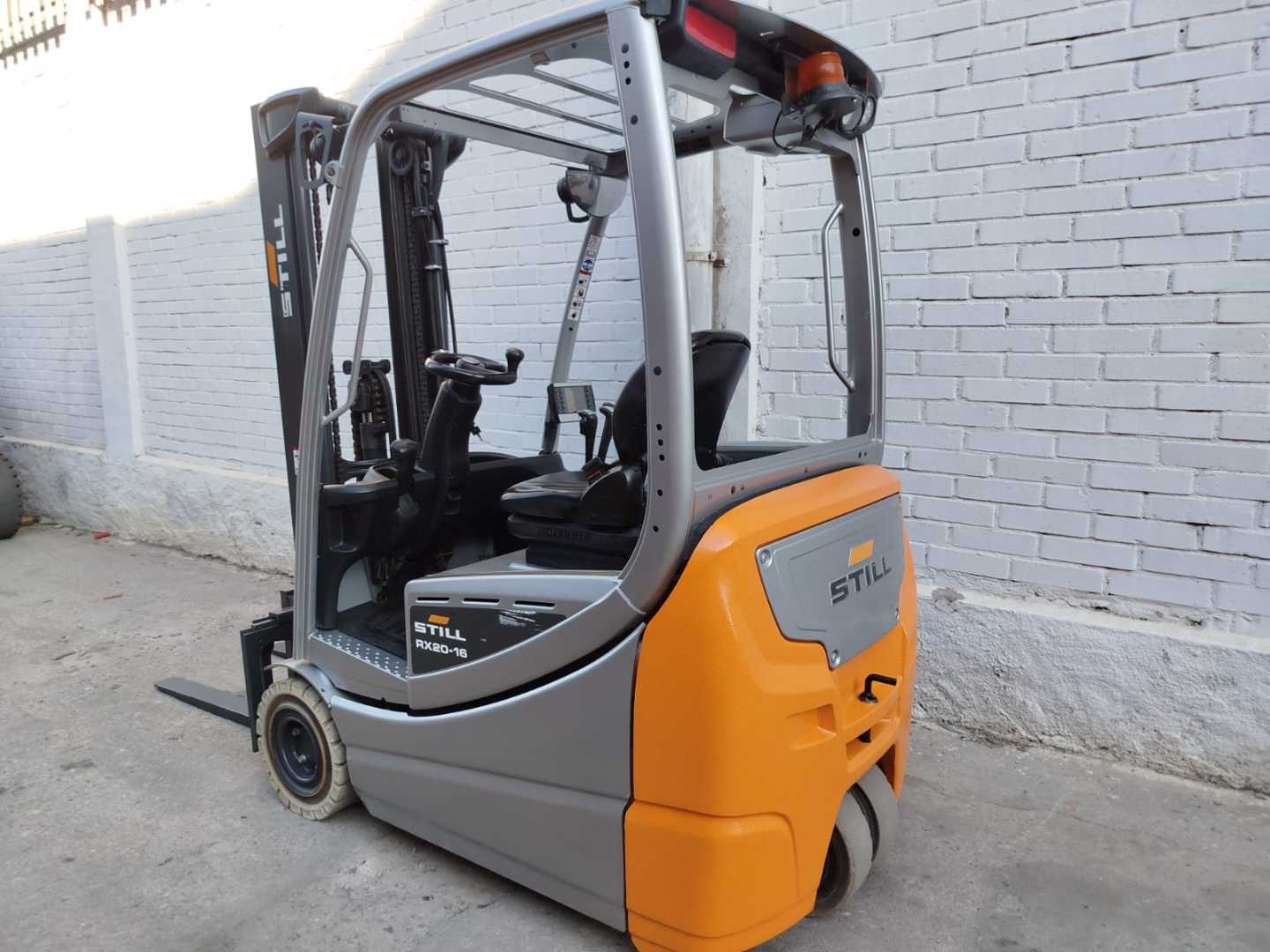 Used Forklift STILL RX20-16 3 riteņu dakšu iekrāvējs (Image 3) Used Forklift STILL RX20-16 3 riteņu dakšu iekrāvējs (Image 3)