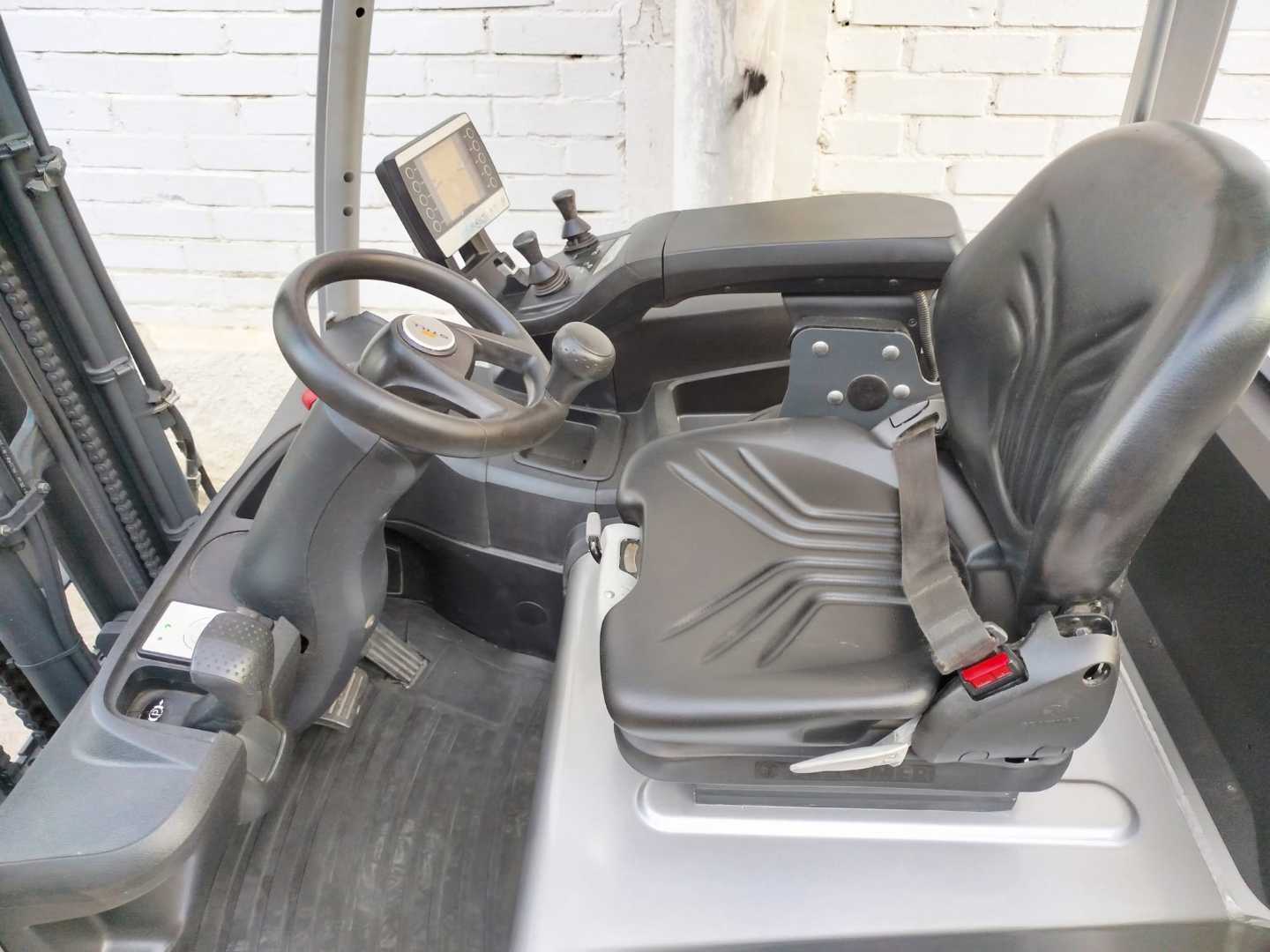 Used Forklift STILL RX20-16C LI-ION 3 riteņu dakšu iekrāvējs (Image 7) Used Forklift STILL RX20-16C LI-ION 3 riteņu dakšu iekrāvējs (Image 7)