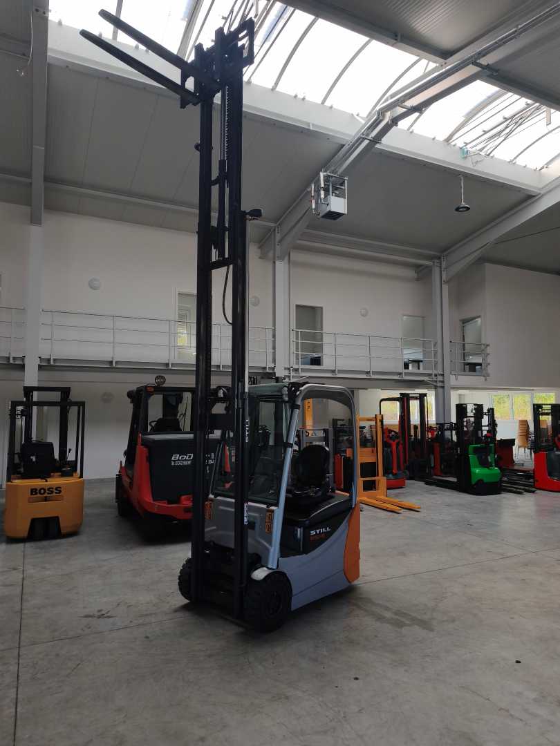 Used Forklift STILL RX 50-15 3 riteņu dakšu iekrāvējs (Image 5) Used Forklift STILL RX 50-15 3 riteņu dakšu iekrāvējs (Image 5)