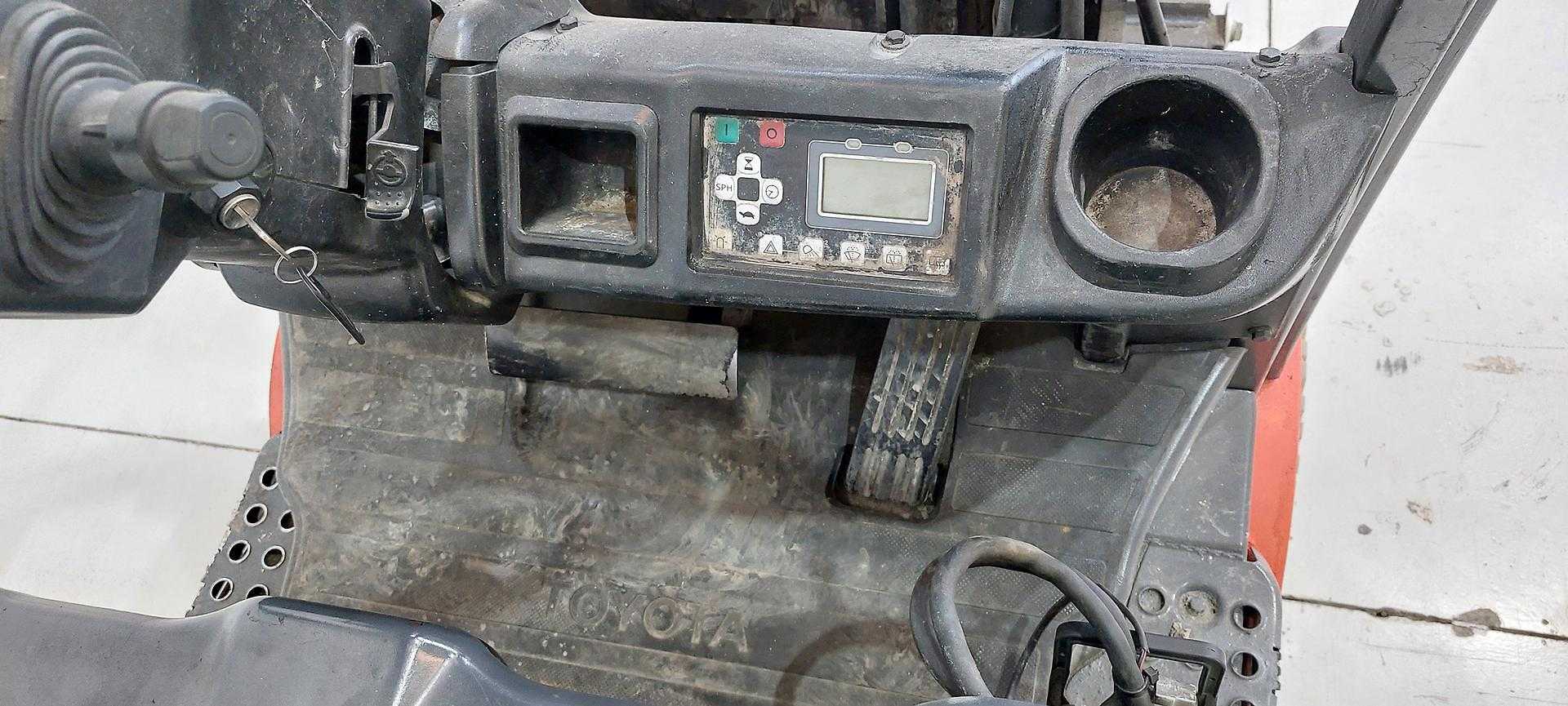 Used Forklift Toyota 8FBE16T 3 riteņu dakšu iekrāvējs (Image 10)