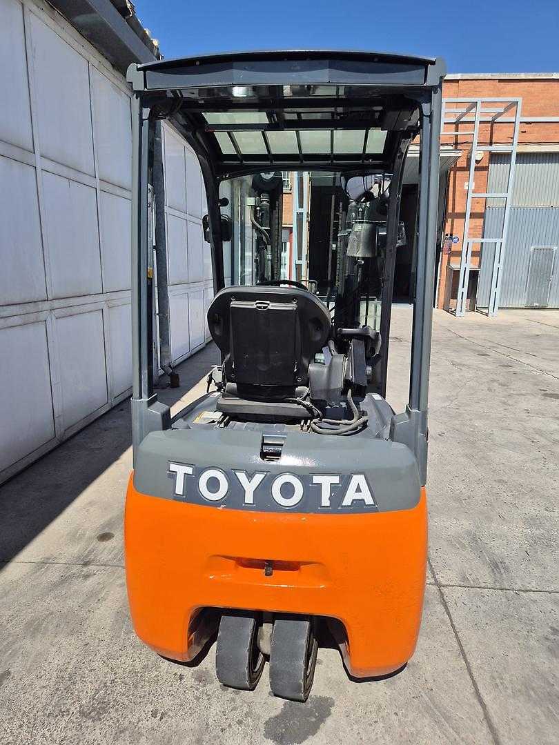 Used Forklift Toyota 8FBEKT16 3 riteņu dakšu iekrāvējs (Image 4) Used Forklift Toyota 8FBEKT16 3 riteņu dakšu iekrāvējs (Image 4)