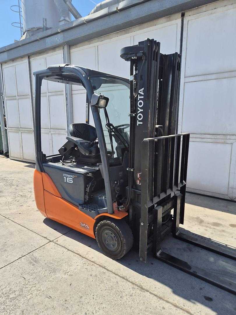 Used Forklift Toyota 8FBEKT16 3 riteņu dakšu iekrāvējs (Image 11) Used Forklift Toyota 8FBEKT16 3 riteņu dakšu iekrāvējs (Image 11)