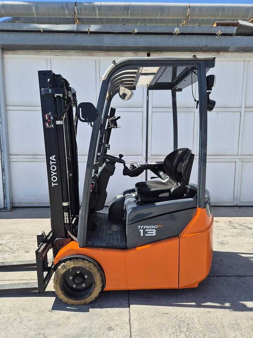 Used Forklift Toyota 7FBEST13 3 riteņu dakšu iekrāvējs (Image 2) Used Forklift Toyota 7FBEST13 3 riteņu dakšu iekrāvējs (Image 2)