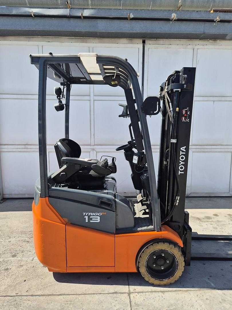 Used Forklift Toyota 7FBEST13 3 riteņu dakšu iekrāvējs (Image 3) Used Forklift Toyota 7FBEST13 3 riteņu dakšu iekrāvējs (Image 3)