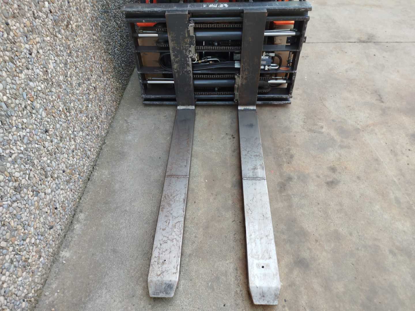 Used Forklift Toyota 8FBET16 3 riteņu dakšu iekrāvējs (Image 5) Used Forklift Toyota 8FBET16 3 riteņu dakšu iekrāvējs (Image 5)