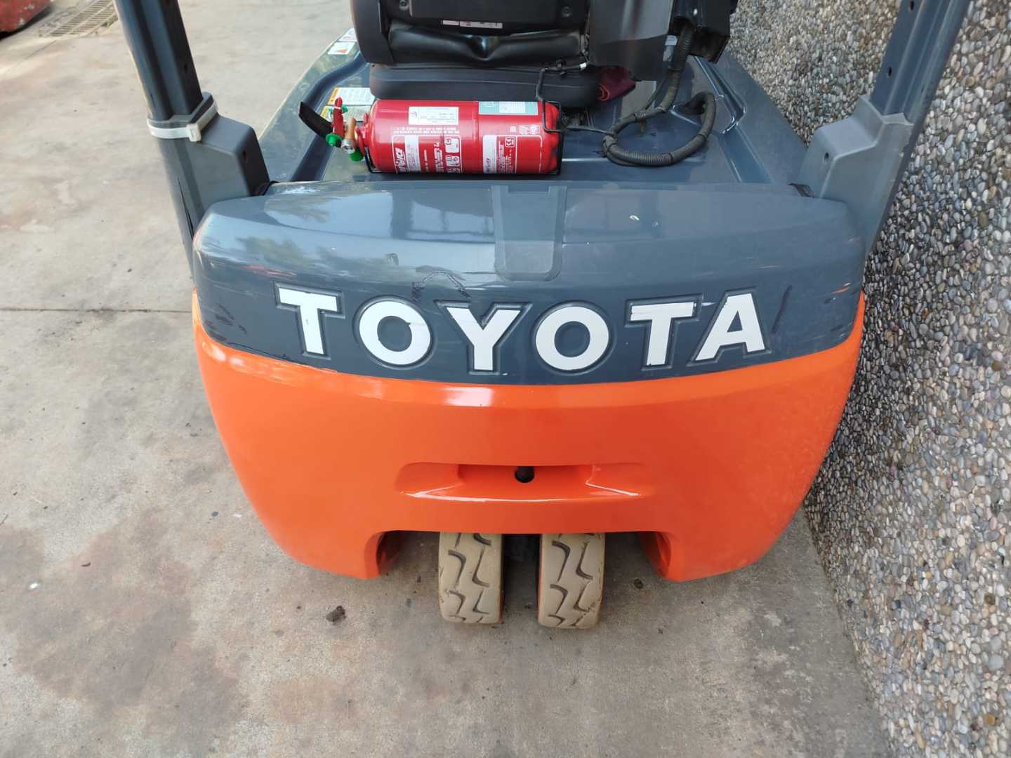 Used Forklift Toyota 8FBET16 3 riteņu dakšu iekrāvējs (Image 6) Used Forklift Toyota 8FBET16 3 riteņu dakšu iekrāvējs (Image 6)