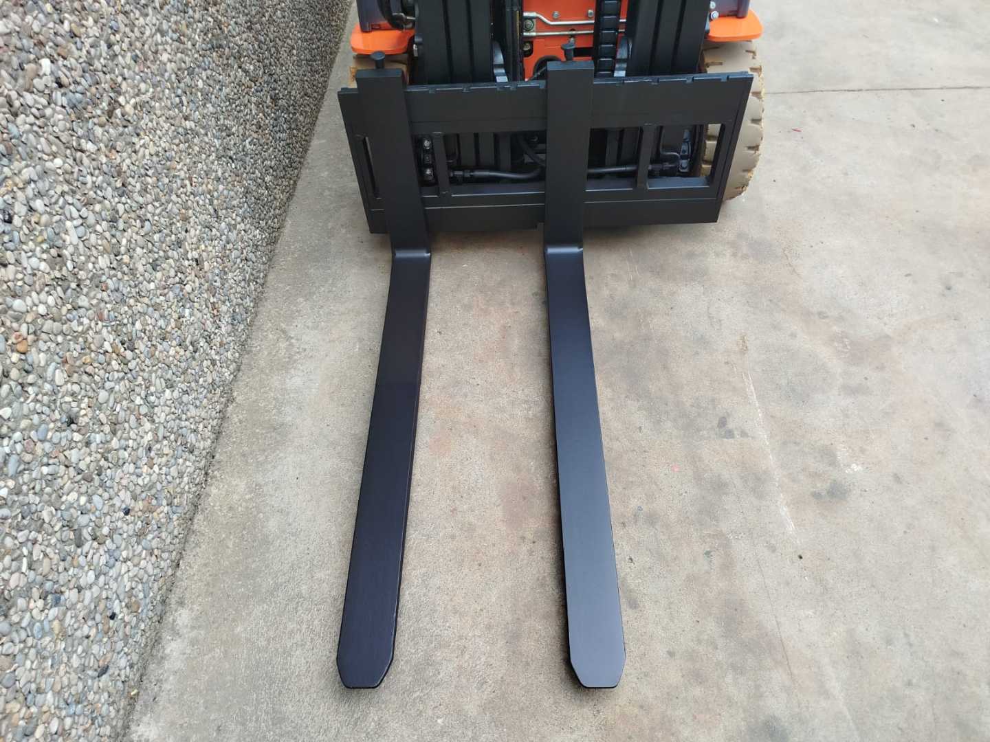 Used Forklift Toyota 8FBEK18T 3 riteņu dakšu iekrāvējs (Image 6) Used Forklift Toyota 8FBEK18T 3 riteņu dakšu iekrāvējs (Image 6)
