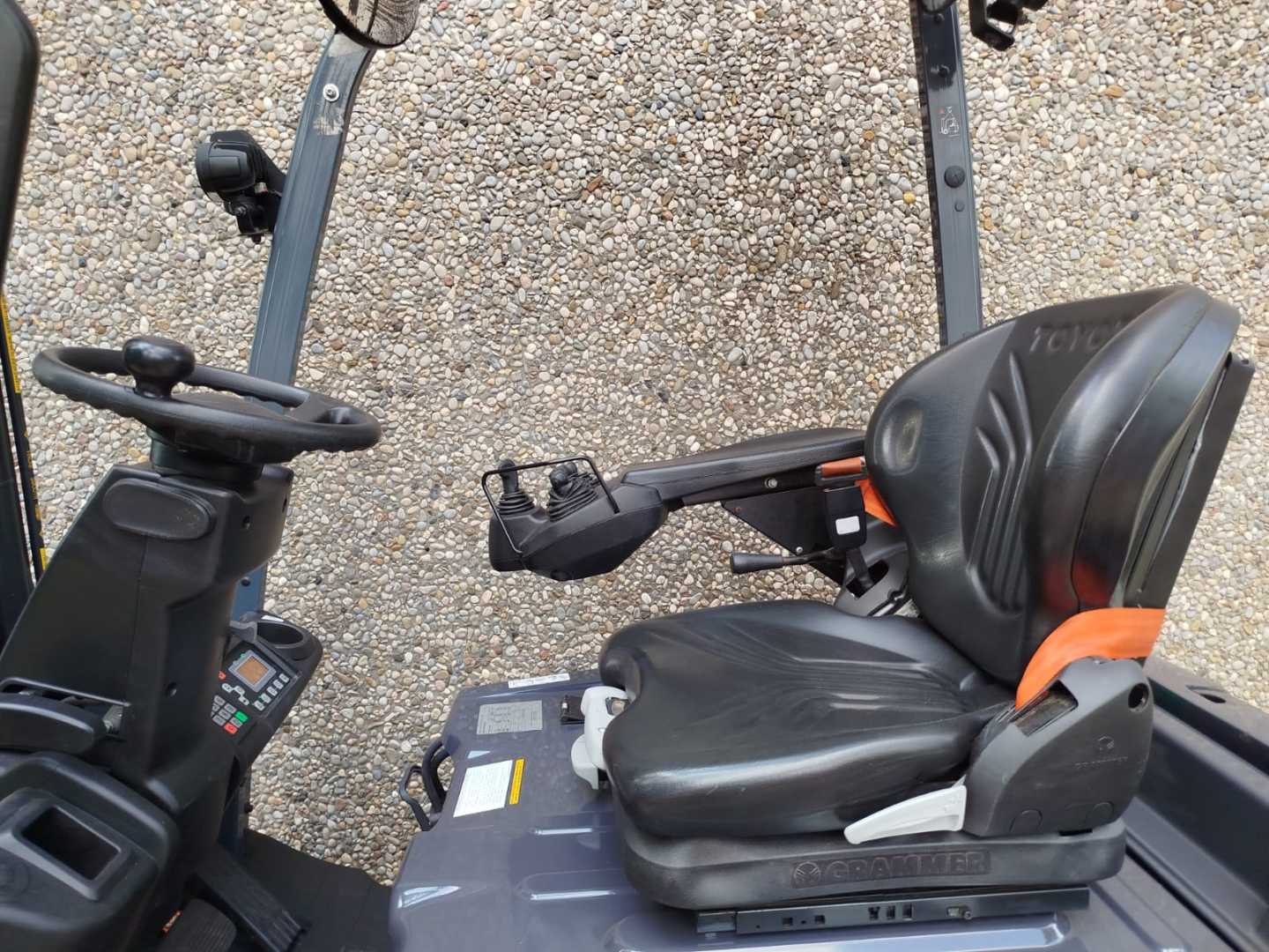 Used Forklift Toyota 8FBEK18T 3 riteņu dakšu iekrāvējs (Image 7) Used Forklift Toyota 8FBEK18T 3 riteņu dakšu iekrāvējs (Image 7)