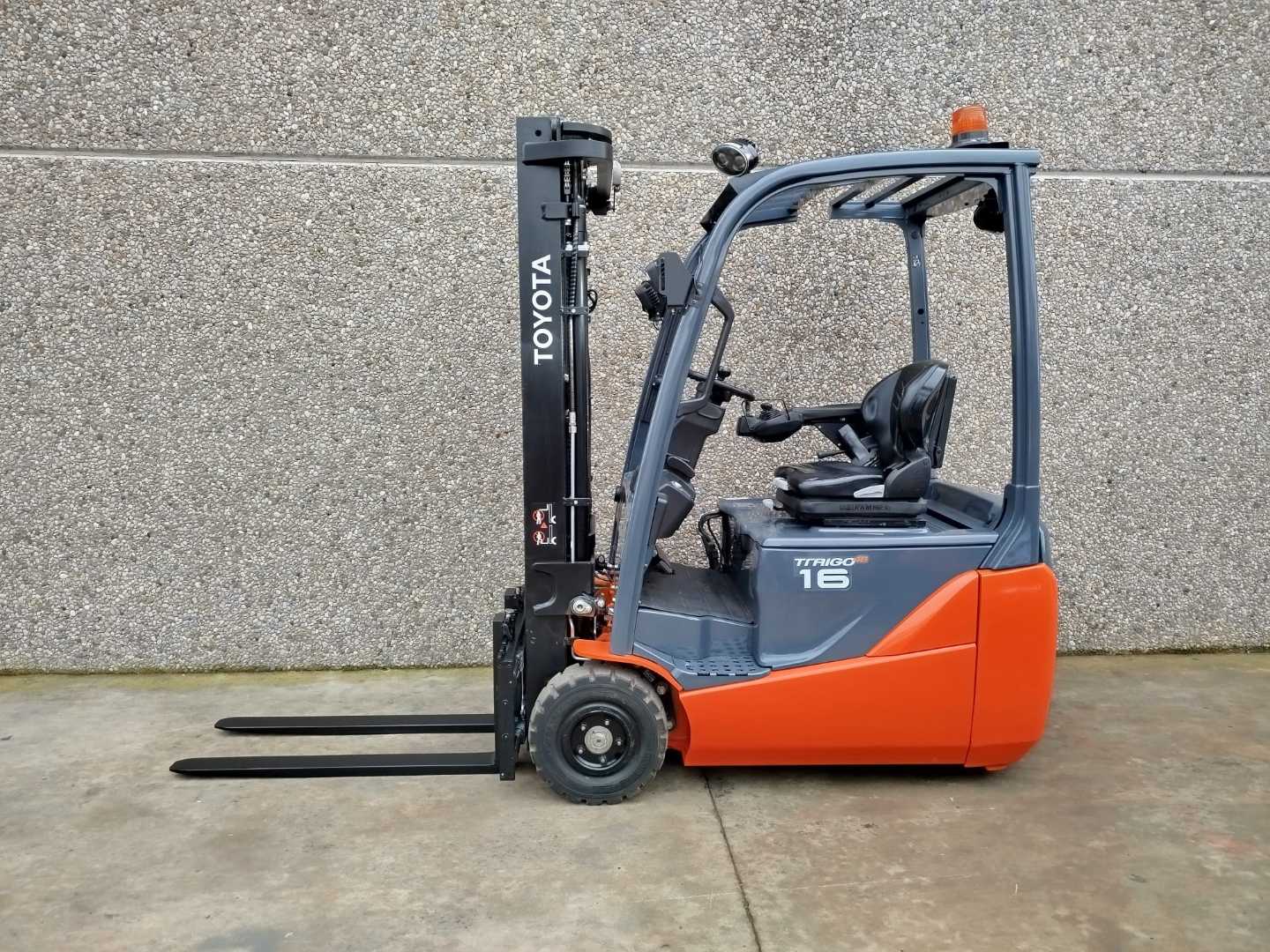 Used Forklift Toyota 8FBEK16T Litio 3 riteņu dakšu iekrāvējs (Image 2) Used Forklift Toyota 8FBEK16T Litio 3 riteņu dakšu iekrāvējs (Image 2)