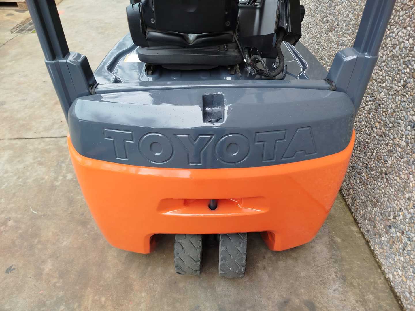 Used Forklift Toyota 8FBEK16T Litio 3 riteņu dakšu iekrāvējs (Image 6) Used Forklift Toyota 8FBEK16T Litio 3 riteņu dakšu iekrāvējs (Image 6)
