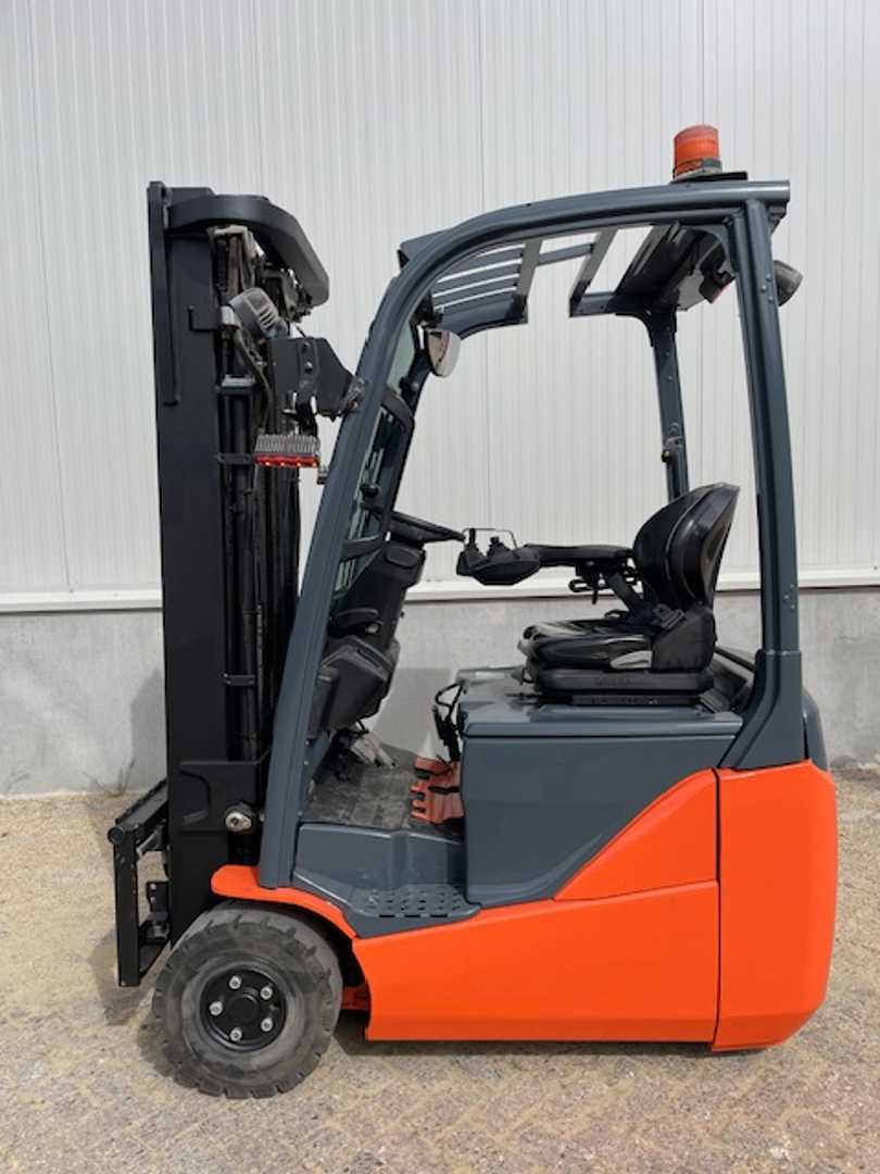 Used Forklift Toyota 8FBE15T 3 riteņu dakšu iekrāvējs (Image 2) Used Forklift Toyota 8FBE15T 3 riteņu dakšu iekrāvējs (Image 2)