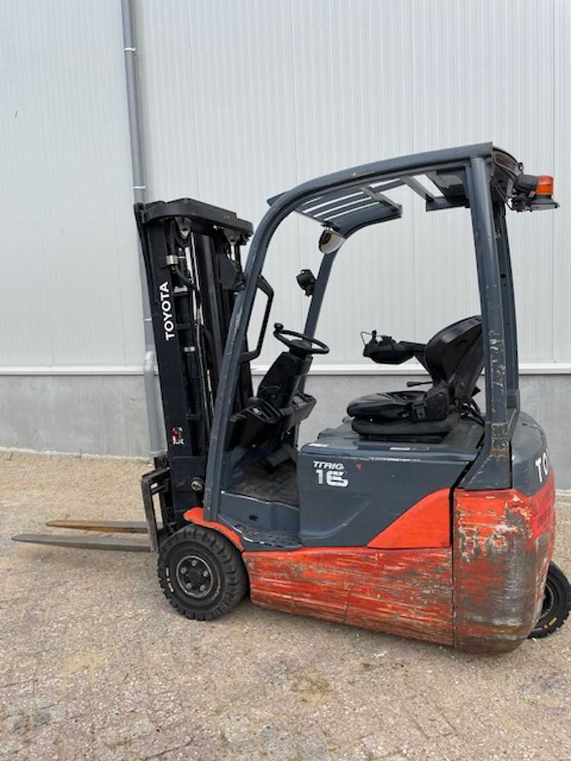 Used Forklift Toyota 8FBEK16T 3 riteņu dakšu iekrāvējs (Image 1) Used Forklift Toyota 8FBEK16T 3 riteņu dakšu iekrāvējs (Image 1)