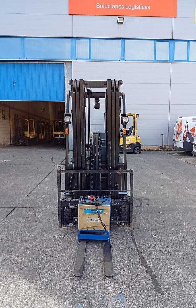 Used Forklift Utilev UT18PTE 3 riteņu dakšu iekrāvējs (Image 3) Used Forklift Utilev UT18PTE 3 riteņu dakšu iekrāvējs (Image 3)