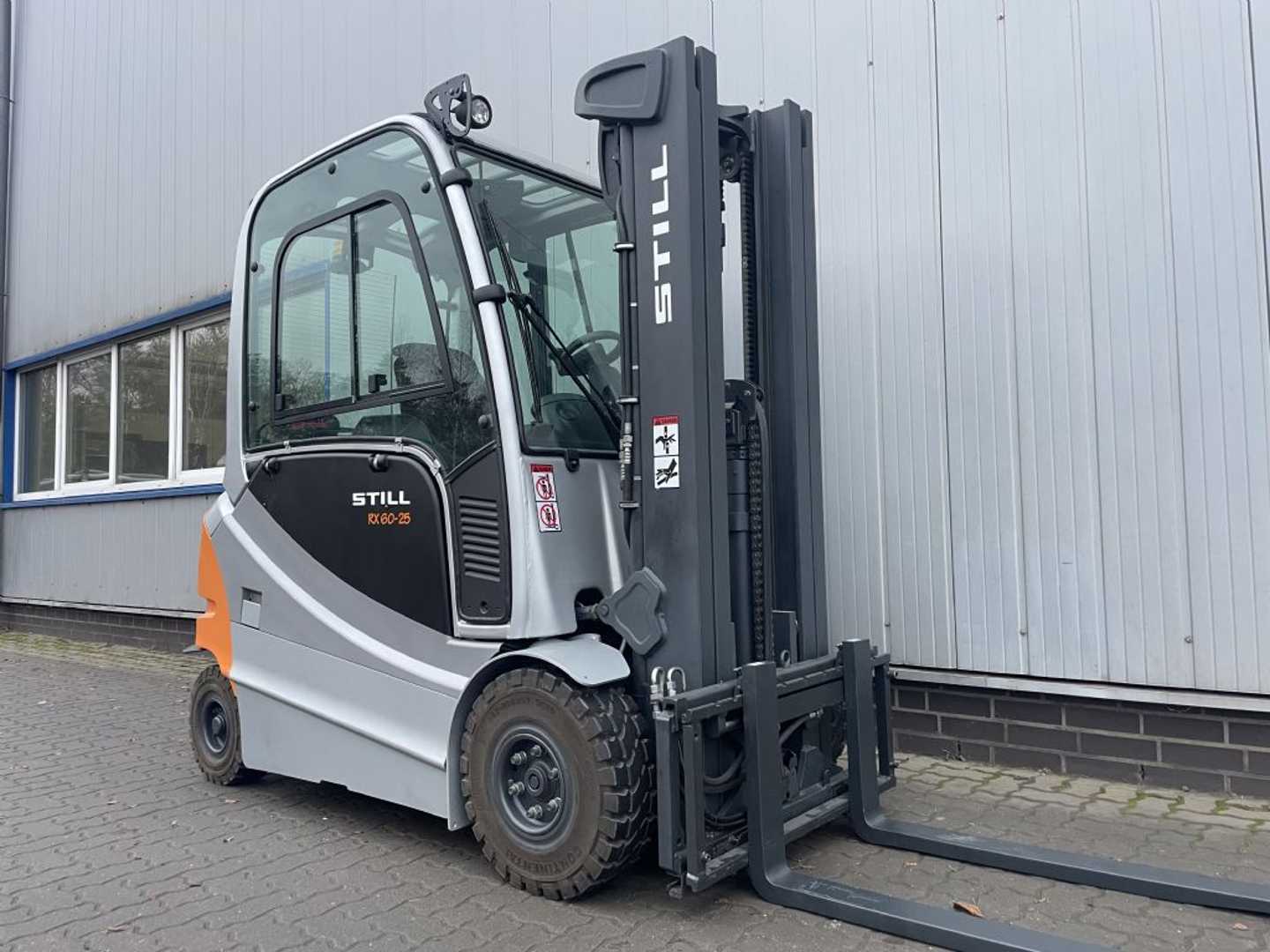 Used Forklift STILL RX60-25L 4 riteņu dakšu iekrāvējs (Image 4) Used Forklift STILL RX60-25L 4 riteņu dakšu iekrāvējs (Image 4)