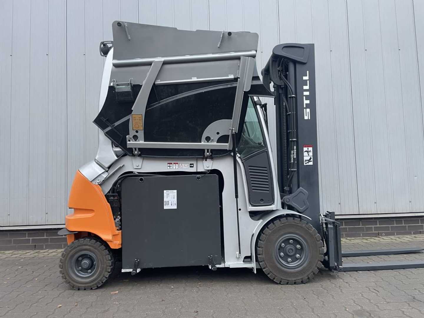 Used Forklift STILL RX60-25L 4 riteņu dakšu iekrāvējs (Image 8) Used Forklift STILL RX60-25L 4 riteņu dakšu iekrāvējs (Image 8)