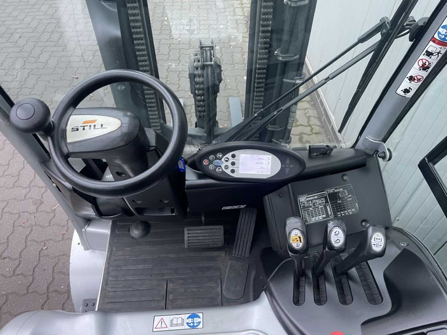 Used Forklift STILL RX60-25L 4 riteņu dakšu iekrāvējs (Image 9) Used Forklift STILL RX60-25L 4 riteņu dakšu iekrāvējs (Image 9)