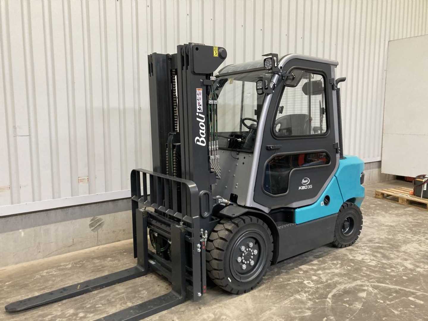 Used Forklift Baoli KBD 35 G1 4 riteņu dakšu iekrāvējs (Image 2)
