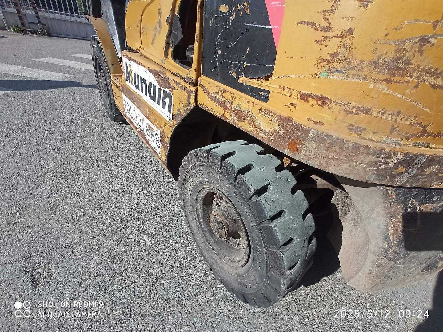 Used Forklift Caterpillar DP25NTD 4 riteņu dakšu iekrāvējs (Image 4) Used Forklift Caterpillar DP25NTD 4 riteņu dakšu iekrāvējs (Image 4)