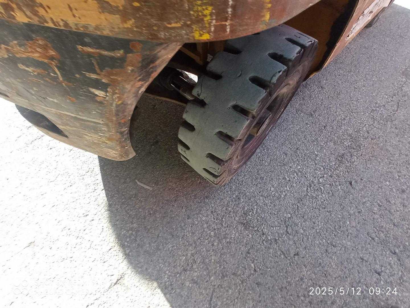 Used Forklift Caterpillar DP25NTD 4 riteņu dakšu iekrāvējs (Image 7) Used Forklift Caterpillar DP25NTD 4 riteņu dakšu iekrāvējs (Image 7)