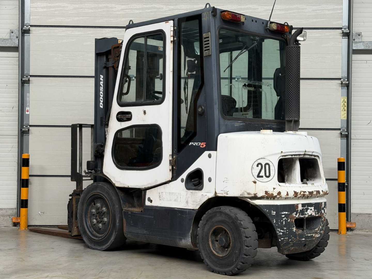 Used Forklift Doosan D25S-5 4 riteņu dakšu iekrāvējs (Image 2)