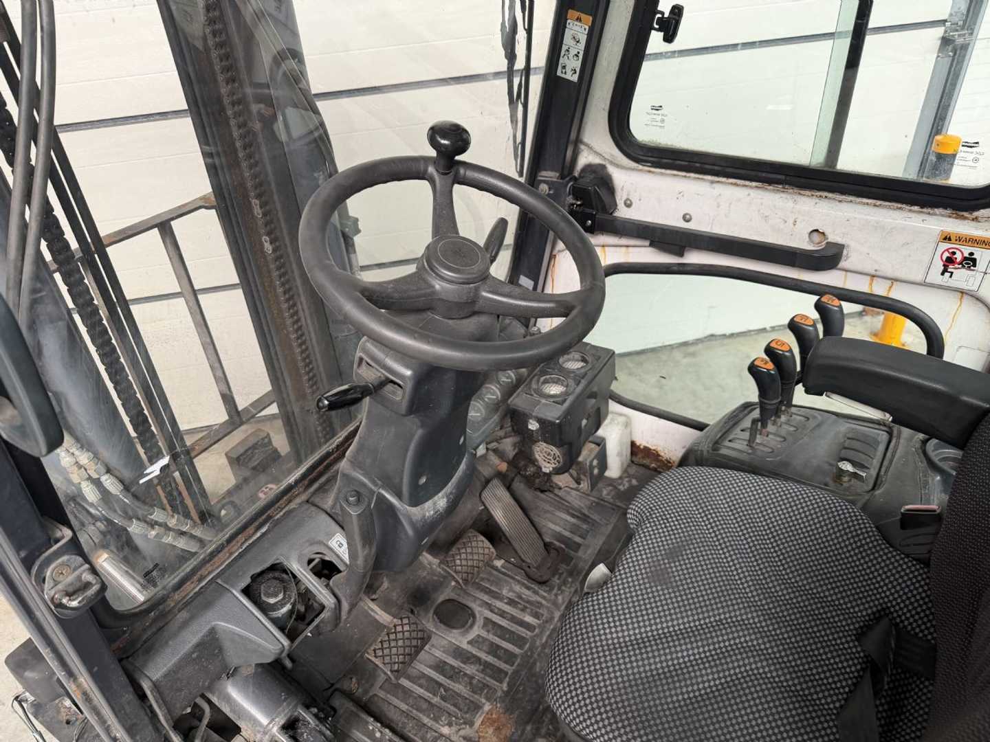 Used Forklift Doosan D25S-5 4 riteņu dakšu iekrāvējs (Image 3)