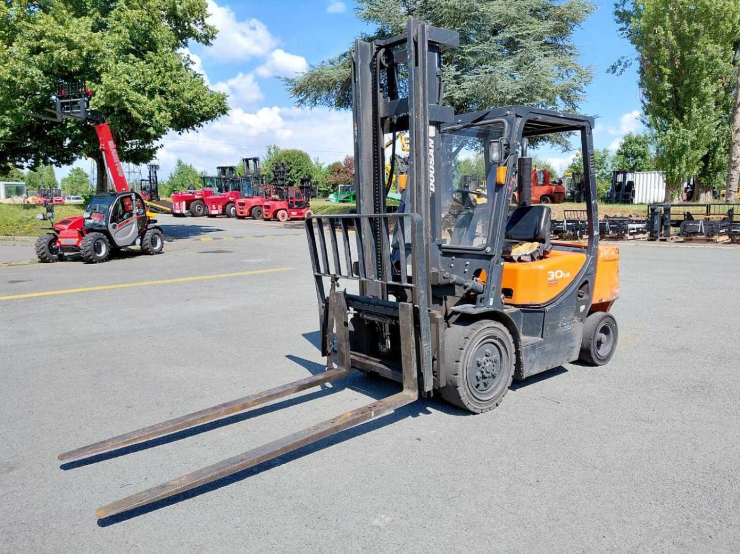 Used Forklift Doosan D30GP 4 riteņu dakšu iekrāvējs (Image 14)