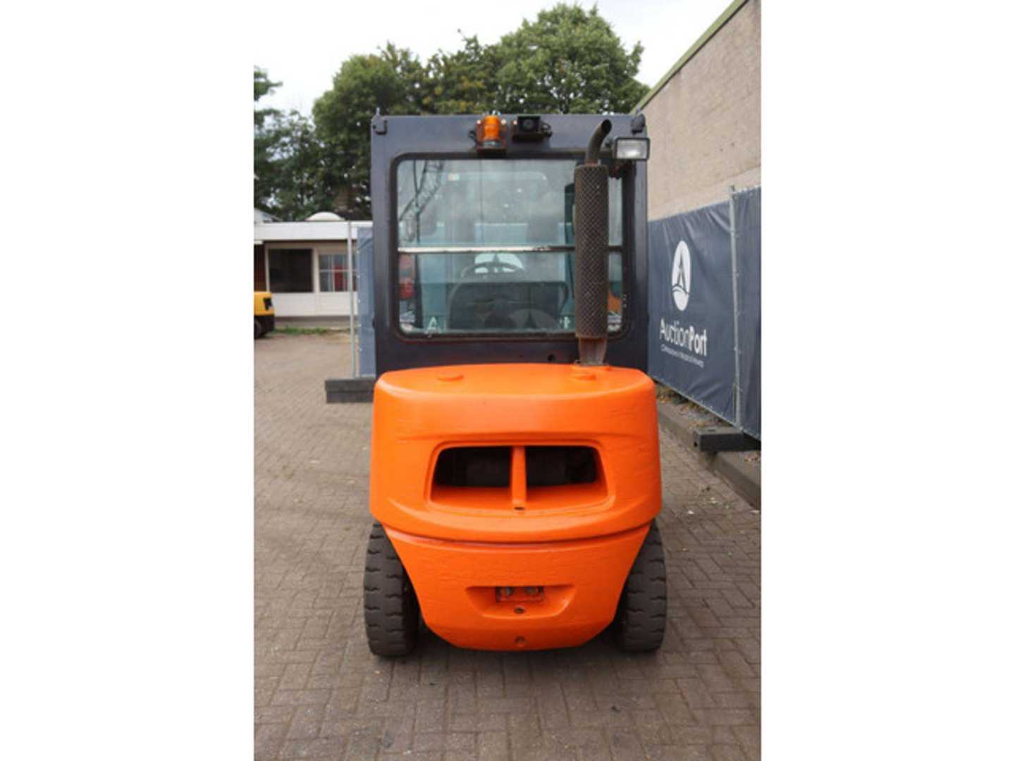 Used Forklift Doosan D30S-5 4 riteņu dakšu iekrāvējs (Image 5)