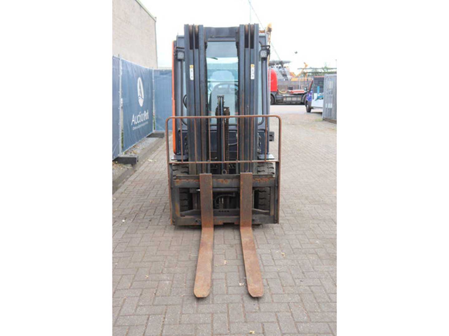 Used Forklift Doosan D30S-5 4 riteņu dakšu iekrāvējs (Image 8)