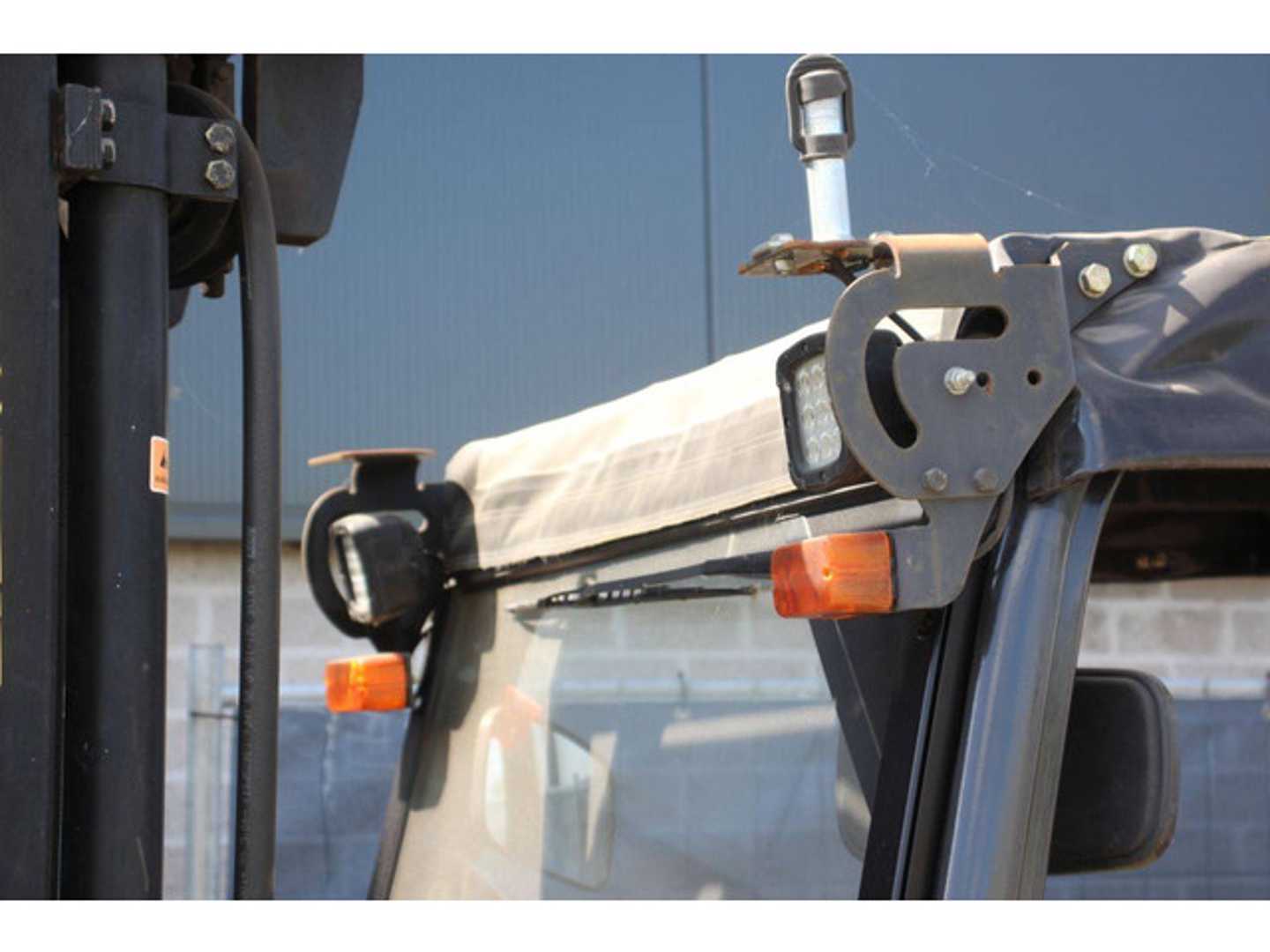 Used Forklift Doosan D33S-3 4 riteņu dakšu iekrāvējs (Image 10)