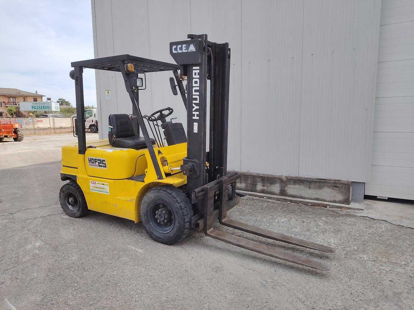 Used Forklift Halla HDF25 4 riteņu dakšu iekrāvējs (Image 3) Used Forklift Halla HDF25 4 riteņu dakšu iekrāvējs (Image 3)